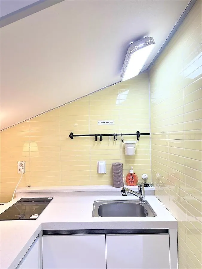 W Premium Guesthouse Incheon Airport 4*,