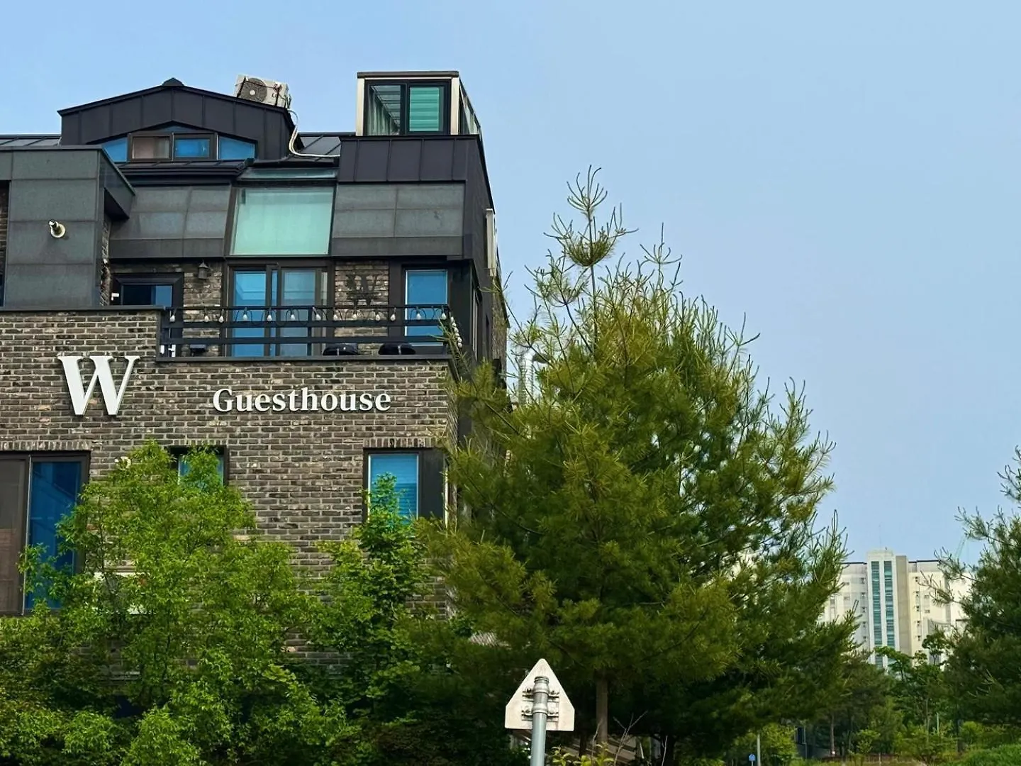 W Guesthouse Incheon Airport 4*,