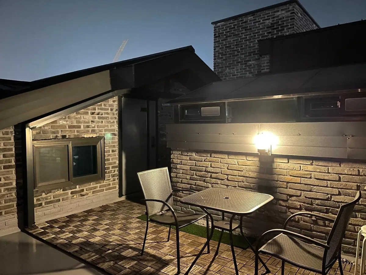 W Premium Guesthouse Incheon Airport 4*,